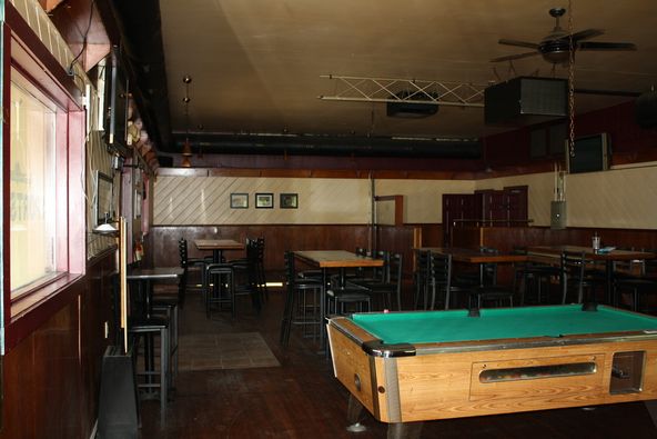 Stadium Sports Bar: 1468 Joliet St., Dyer, IN 46311